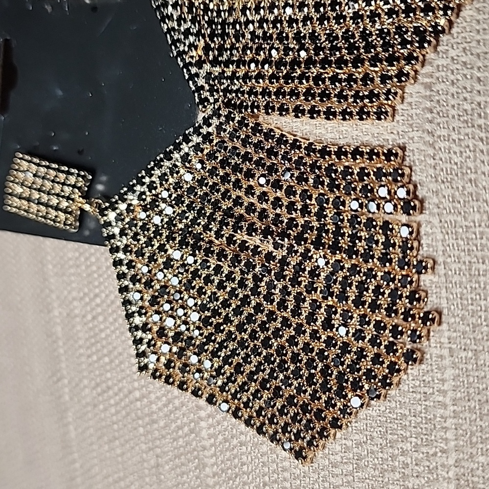 New Guess Chandelier Earrings, NWT - Picture 5 of 5